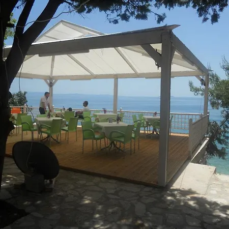 Toneda Seaside Lodge *